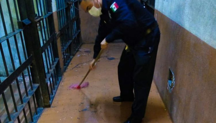 Desinfectan celdas en Tecate