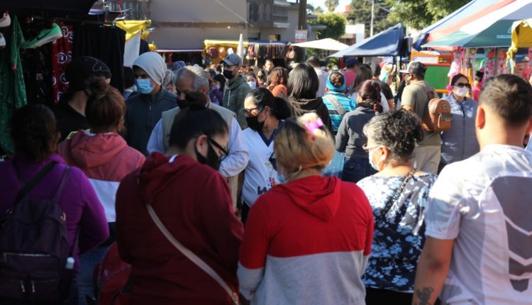 compras navideñas, mercado, aglomeraciones