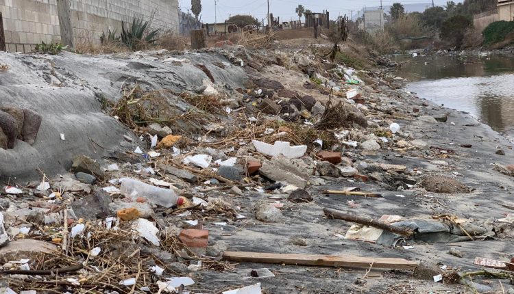 Basura, contaminación, playa