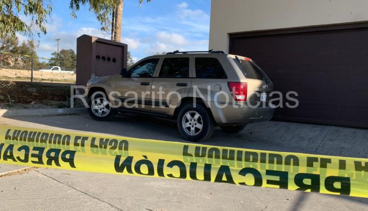 vehículo, hombres armados, policía municipal