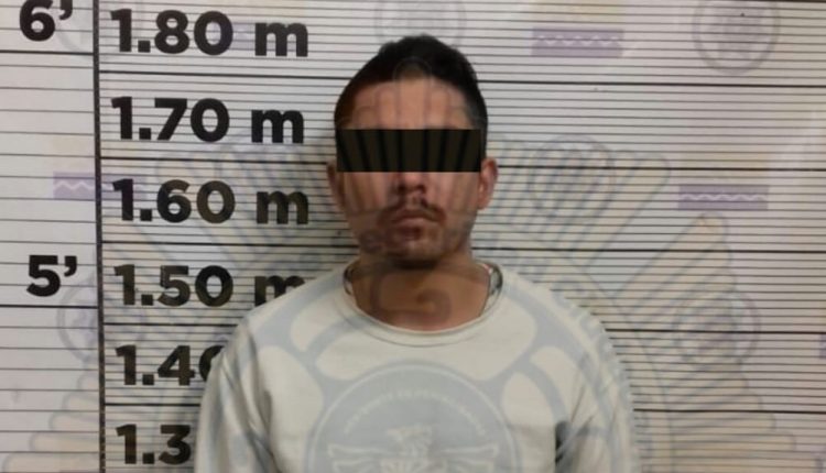 Arma de fuego, cartuchos útiles, oficiales, detenido