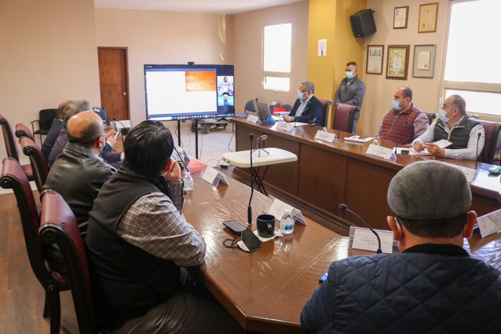 Artistas Pitas, sector empresarial, funcionarios públicos , escultura