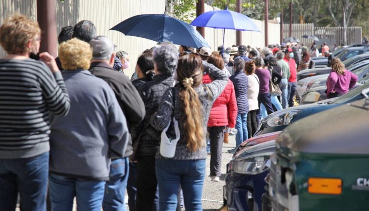 Vacunación, adultos mayores, preparatoria, Rosarito