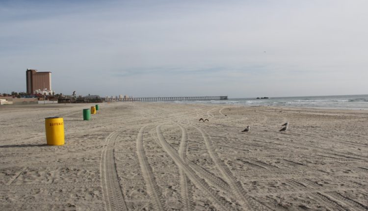 Contaminación, botes de basura, playas