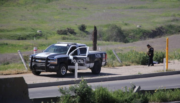 Homicidio, carretera libre Rosarito Tijuana, SEMEFO