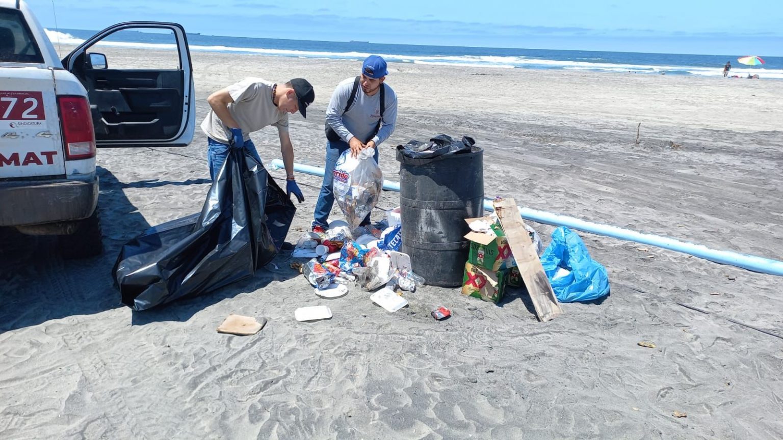 Recogieron 20 toneladas de basura de la playa principal - Noticias Rosarito