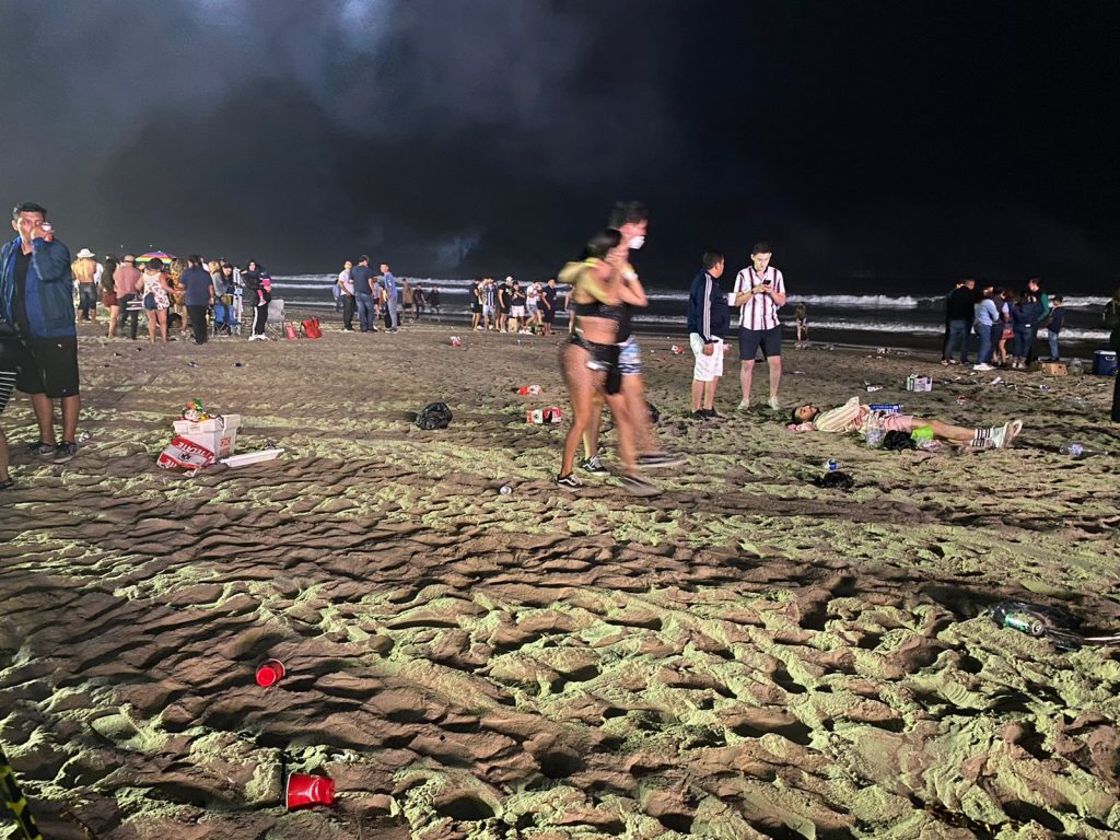 25 toneladas de basura recolectada en la playa. - Noticias Rosarito