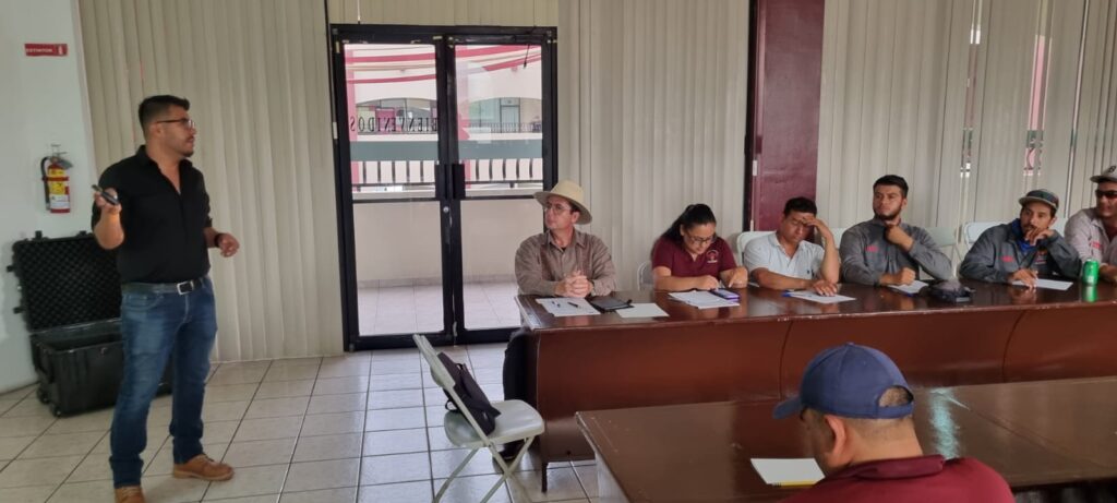 Capacita Gobierno Municipal a servidores públicos sobre operación de semáforos inteligentes