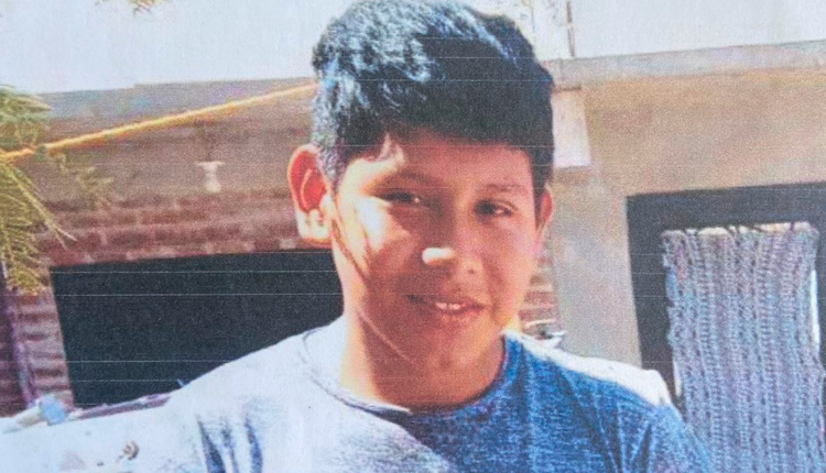 La Fiscalía General del Estado (FGE), solicita el apoyo de la ciudadanía para localizar a Carlos Julián Melchor Ramos, de 15 años de edad.