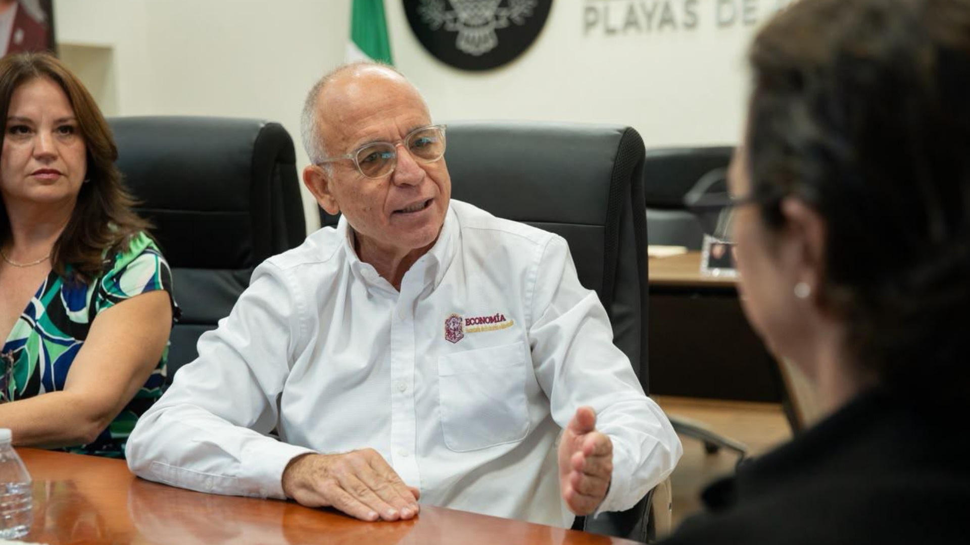 Rocio Adame Muñoz y Kurt Honold Morales en reunión de trabajo sobre desarrollo económico en Playas de Rosarito. / Fuente: Cortesía Ayuntamiento de Playas de Rosarito